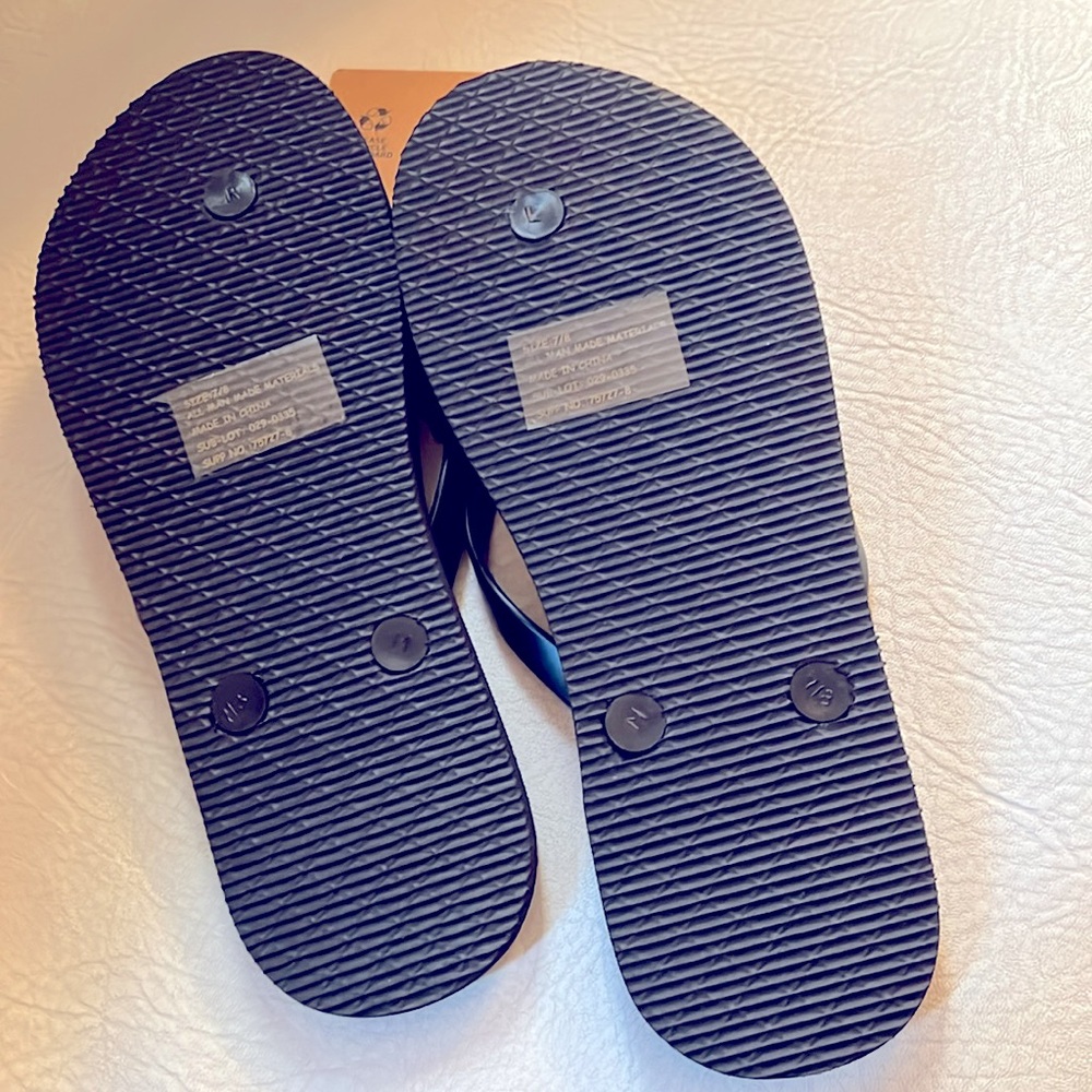 Heart Flip Flops! - Picture 2 of 2